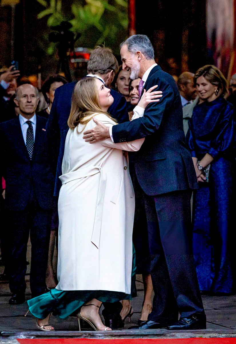 #KingFelipe VI, #QueenLetizia and #PrincessCatharinaAmalia visit the Straat Museum for street art and graffiti during day three of the visit of the King Felipe VI and Queen Letizia of Spain in Amsterdam, Netherlands 🇳🇱🇪🇸 -April 18th 2024.