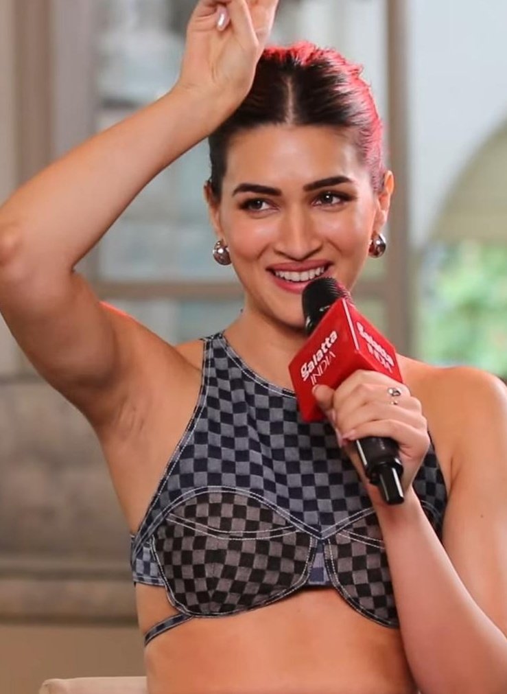 armpithunter_'s tweet photo. People crave ice-creams during summer.

Then there's me who crave for kriti's sweaty pits 🤤 https://t.co/wuoVRbg4Wv