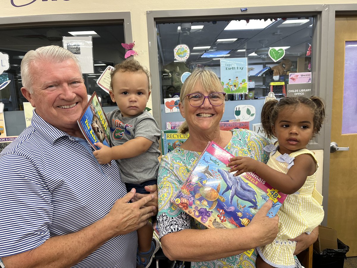TduvallTPF's tweet photo. Literacy Fun at #Soarin4 Storytime Palmetto library #remakedays this am. We read a book, sang, did a felt board activity , counted, and much movement . Thanks to the generous funding from @ThePattersonFdn . @SuncoastCGLR #suncoastremakedays https://t.co/4VUbtXIJA6