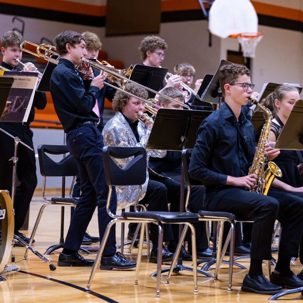WaterlooHSBands's tweet photo. It's the end of the semester, it has been crazy....... but we would have it any other way! 📷📷
Don't forget - tonight at 7pm is our spring concert. It's FREEEEE!!!!!!!
#WaterlooProud
#WaterlooBands https://t.co/QgY85QJwal