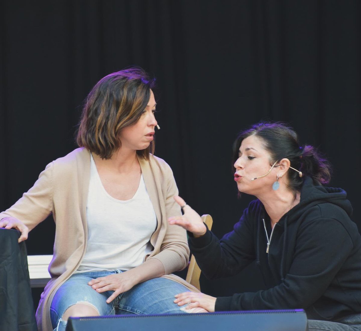 Les Artistes Locals tweet media