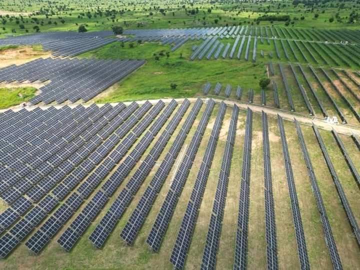 gampsonfranck's tweet photo. La centrale solaire photovoltaïque de Maroua Gayak 🤩

📍 Gayak à 10km de centre ville
#Cameroun #Cameroon #Kamerun 

#oiab https://t.co/AUlybmQqPe