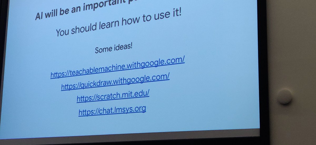 science4u_info's tweet photo. Interesting talk on AI from Dr Chris Kelly from @GoogleHealth @LifeSciWestmin @UniWestminster #science4u https://t.co/wF9Dclasps