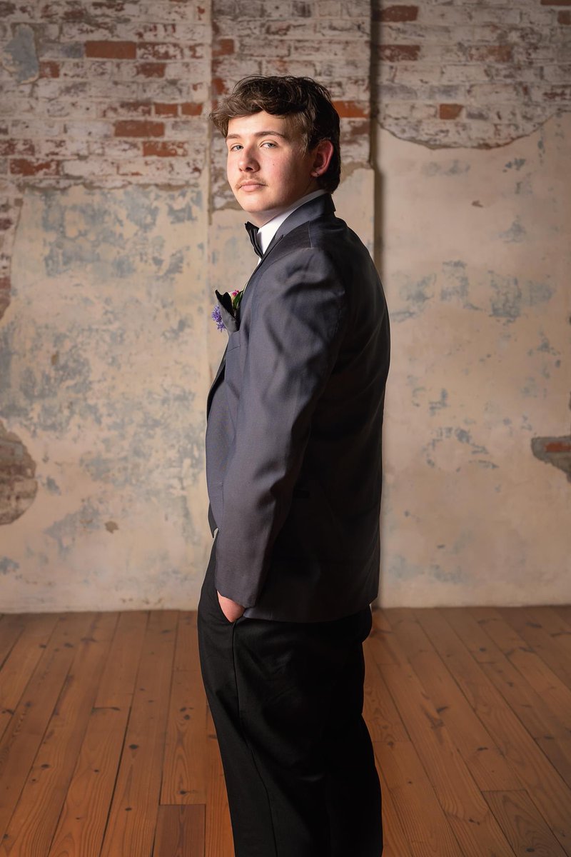 LPJPhotography's tweet photo. Gimme All the Proms.  

Special shout out to Weldon Mills Distillery for hosting us at their gorgeous location. If you’re 21 &amp; haven’t visited them, you should! https://t.co/zY2hRXo1OL