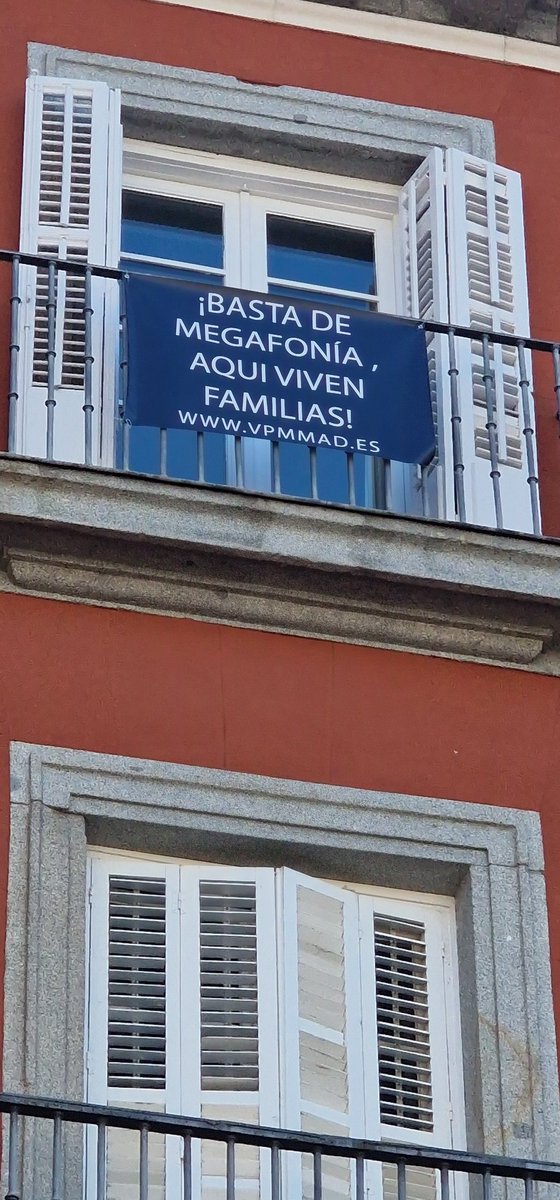 MPilarcuca's tweet photo. En el día Internacional de concienciación sobre el ruido, pedimos al alcalde @AlmeidaPP_
✅️ una Plaza Mayor de #Madrid sin megafonía
✅️ una Mesa de Coordinación con todos los agentes afectados por los usos de la #PlazaMayor
#cuidemosnuestropatrimonio
#derechoaldescanso https://t.co/RPUb85WKsX