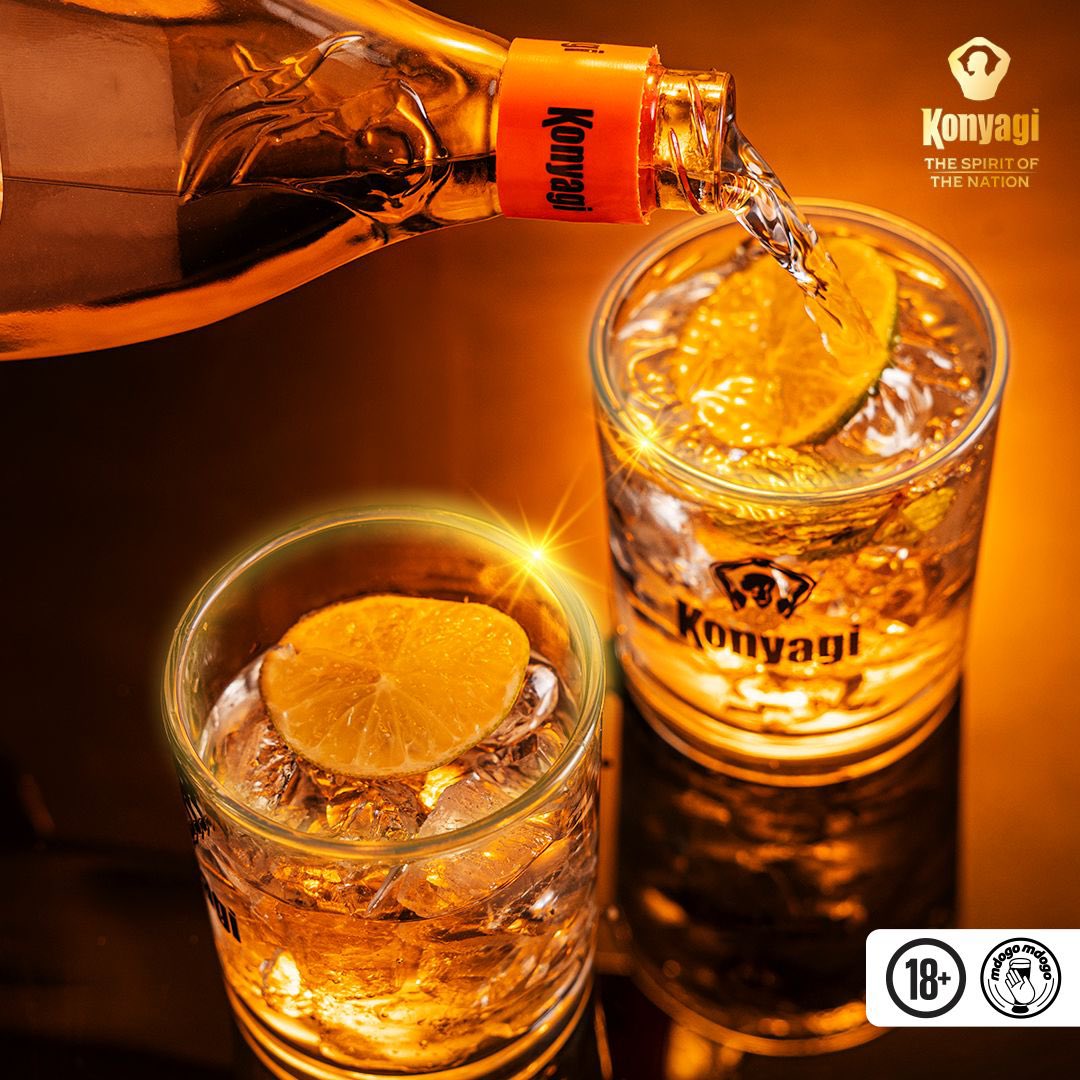 konyagiofficial's tweet photo. Konyagi + Barafu = #WashaCheche 🥃🔥, tuambie kwenye comment umejipanga kuimaliza wapi jioni yako ya leo na kinywaji pekee chenye ladha ya citrus #WashaCheche #TheSpiritOfTheNation #PremiumDrink https://t.co/gMh6abgOJW