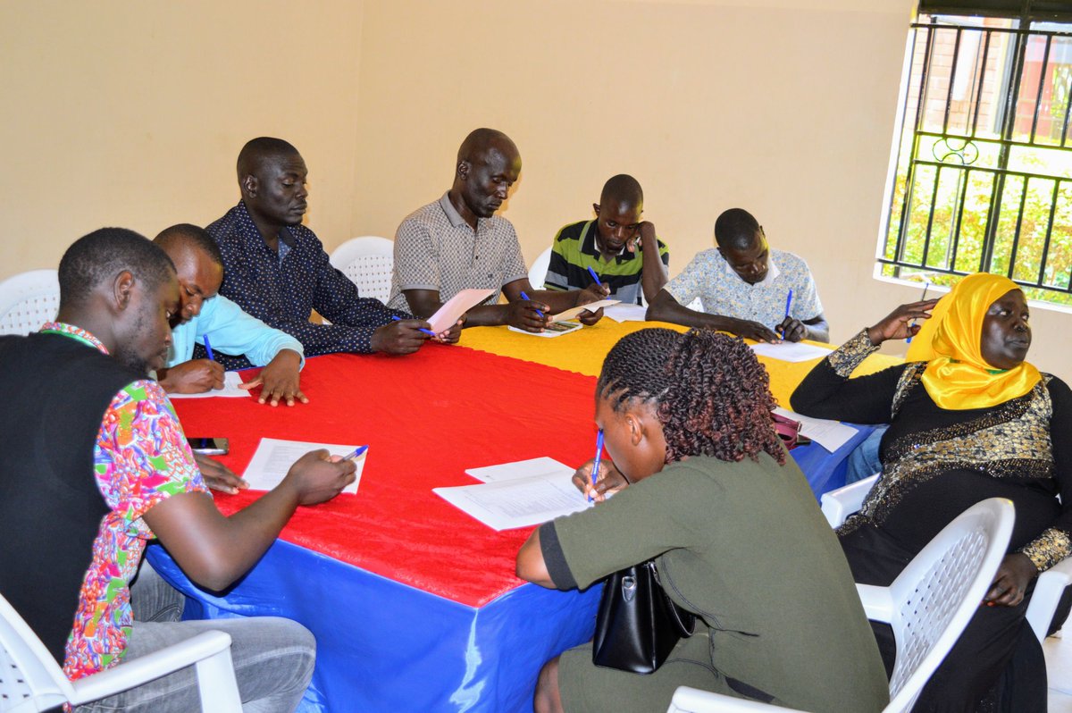 NARO_NaCRRI's tweet photo. "Strengthening linkages BTN research and private sector for increased adoption of climate smart rice varieties.
Wrapping up @RiceSeedsValueChain TrainingWorkshop .
@narouganda @AfricaRice @MAAIF_Uganda
@DohoIrrigationScheme
#RiceWorkshop #FieldLearning" https://t.co/sdAcA3rV9T