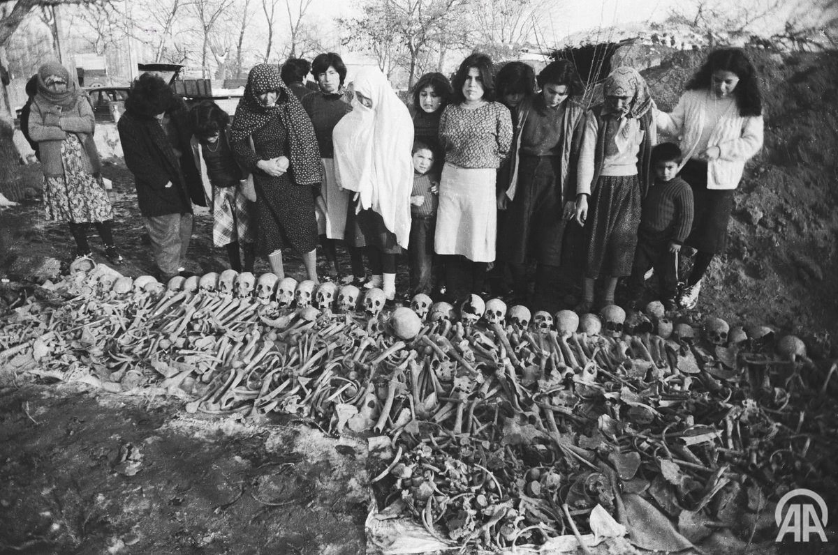 YÜZLEŞİN !

Ermenilerin Birinci Dünya Savaşı sırasında silahsız sivillere yönelik katliamları, toplu mezar kazılarıyla ortaya çıktı. 

📌Kazılarda elde edilen bulgular, Ermeni çetelerin Müslüman ahaliyi insanlık dışı işkencelerle katlettiğini kanıtlıyor.

📷: Eşref Uzundere /…