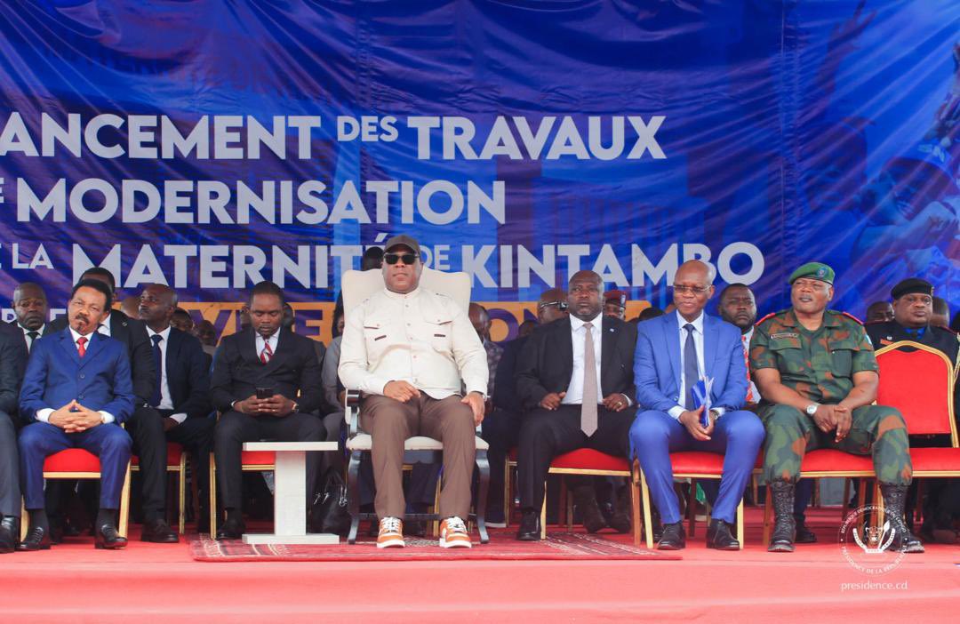 Ce mercredi, le Président Félix Tshisekedi a procédé à la pose de la première pierre des travaux de modernisation de la Maternité de Kintambo. Il s'agira de réhabiliter les bâtiments vétustes construits en 1952 et de construire un immeuble additionnel.