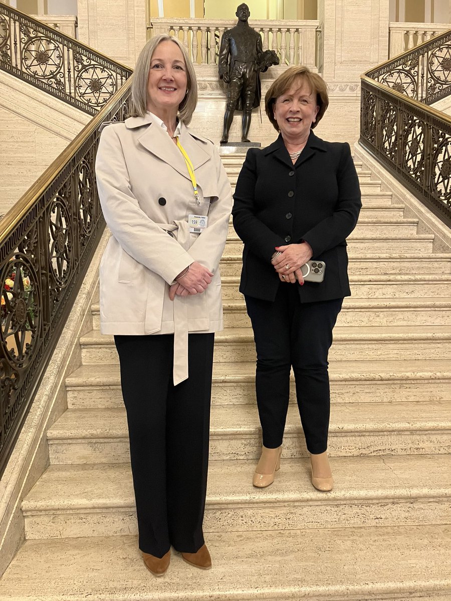 Good to meet with @DianeDoddsMLA today to talk about the urgent need to stabilise cancer services right now and also transform them by funding and implementing the ten year cancer strategy.@duponline @CRUK_Policy