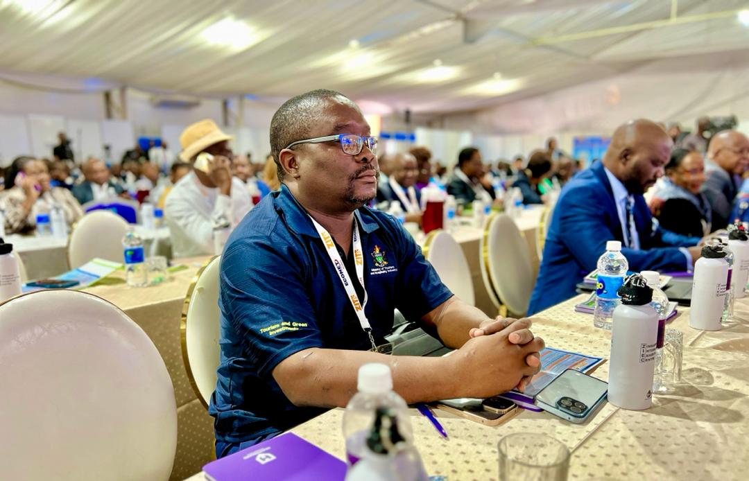 The Minister toured various stands such as the Airports Company of Zimbabwe, School of Tourism and Hospitality, Mutare Polytechnic, National Biotechnology Authority, National Handling Services and the Terrace Africa.