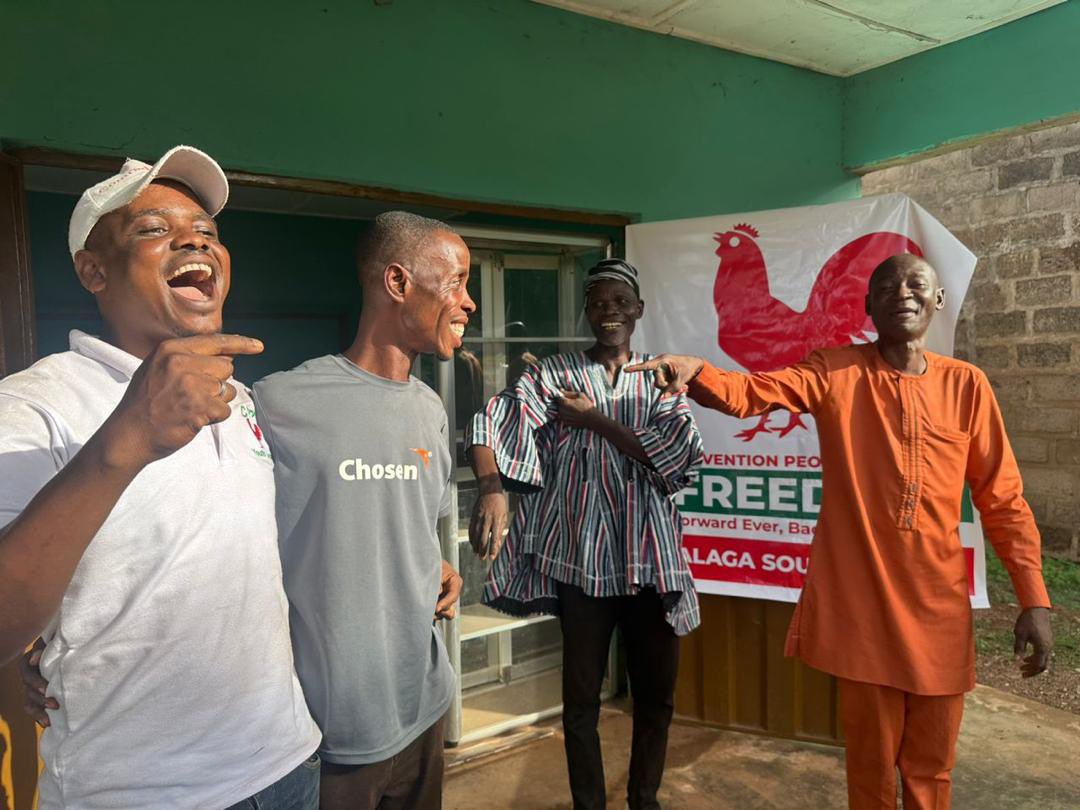 TheCPPghana's tweet photo. Comrades in Salaga South, SR, celebrating their new constituency office. We want to connect with you 🫂. #JoinCPPNow• https://t.co/lzvPgw3HBA