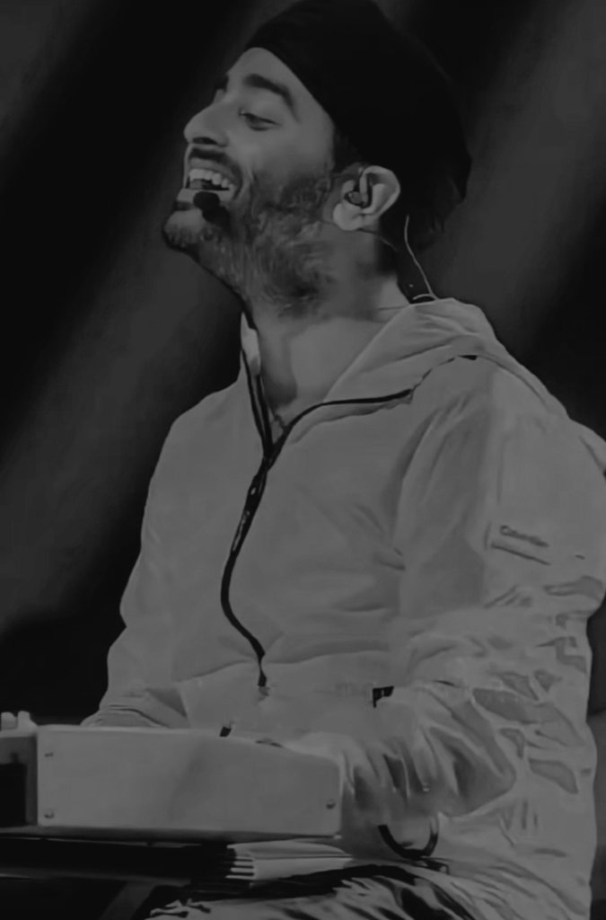 speciallyarijit's tweet photo. #HappyBirthDayArijitSingh 
@Atmojoarjalojo 🙏🎂
#proudtobeanarijitian 🙏🙏✌ https://t.co/MtzmSnFZCp