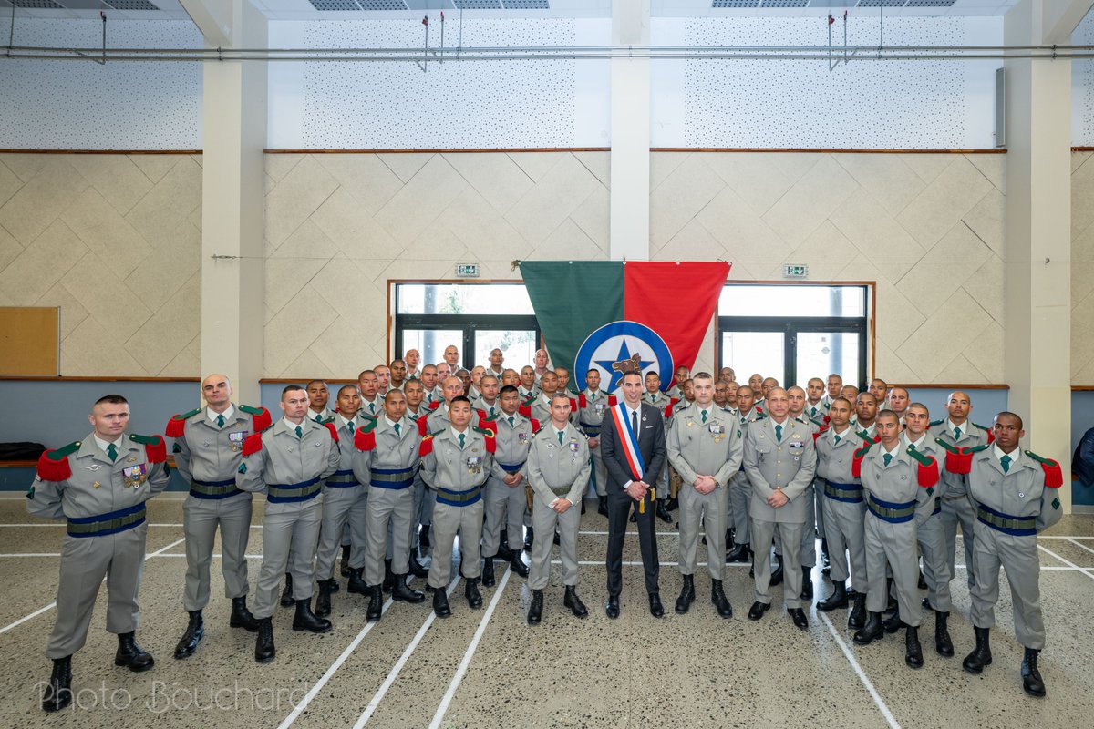 Merci à M. le maire de #Villesèquelande (11), le village de l’ormeau de Sully, pour son accueil. C’est (à nouveau) dans sa commune que la 1re Compagnie du #4RE a donné hier 42 légionnaires de plus à la France ! #MoreMajorum