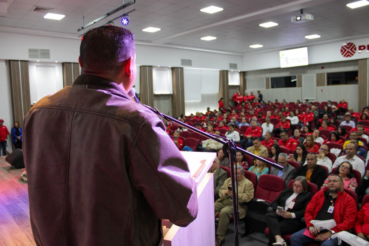 Inpsasel_vzla's tweet photo. Presidente #Inpsasel Rusbel Rondón, expresó:
“Este tipo de actividades demuestran que el Gobierno Revolucionario de nuestro Pdte. Obrero @NicolasMaduro impulsa la cultura preventiva y promueve la Seguridad y Salud de nuestra Clase Trabajadora”
#SembrandoPatria
@MinTrabajoVE https://t.co/EqXTCUVZ2i
