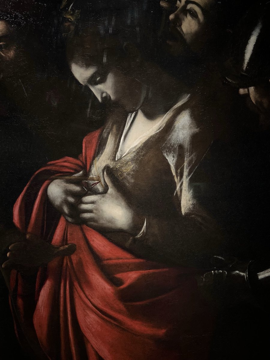 Privileged to have a quiet viewing of Caravaggio’s magnificent final painting ⁦@NationalGallery⁩ early this morning. Hung in isolation in a darkened room, this detail shows St Ursula observing an arrow piercing her chest. I thought I might faint with the intensity of it …