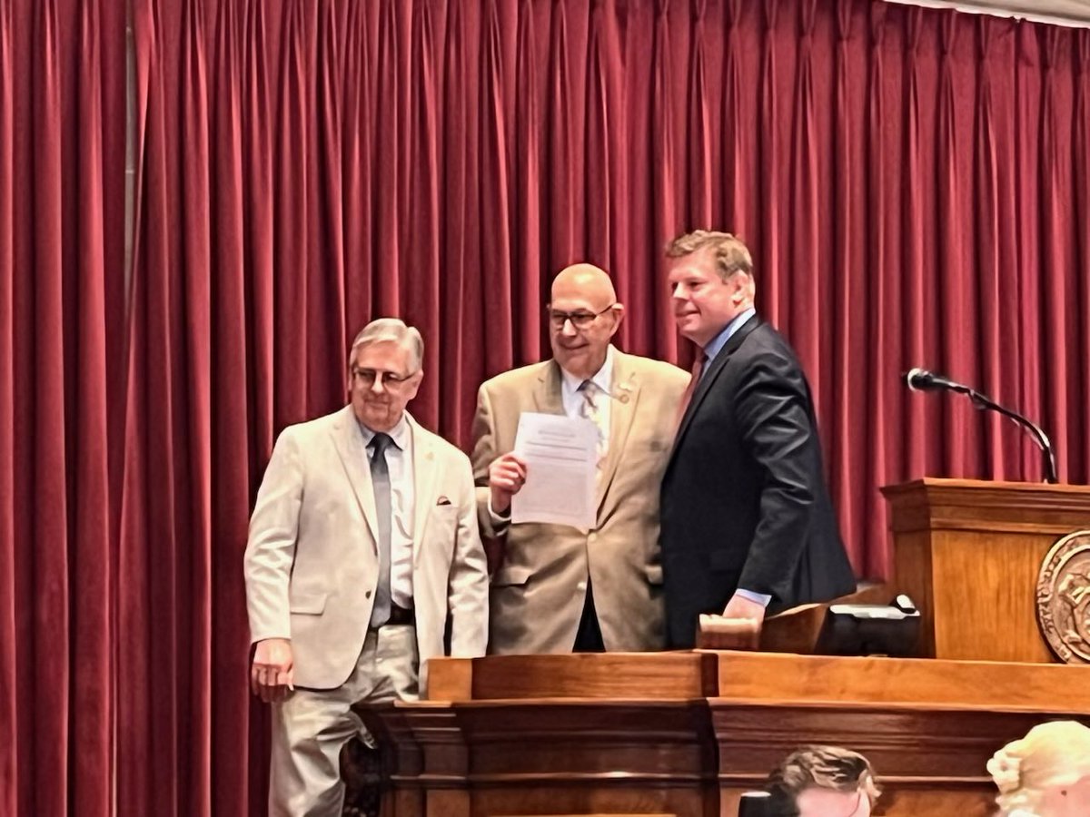 billowen14's tweet photo. Was asked to ascend the Dias for the signing of the MOBUCKS Bill to make it truly agreed and finally passed. https://t.co/GLPxMUcAWV
