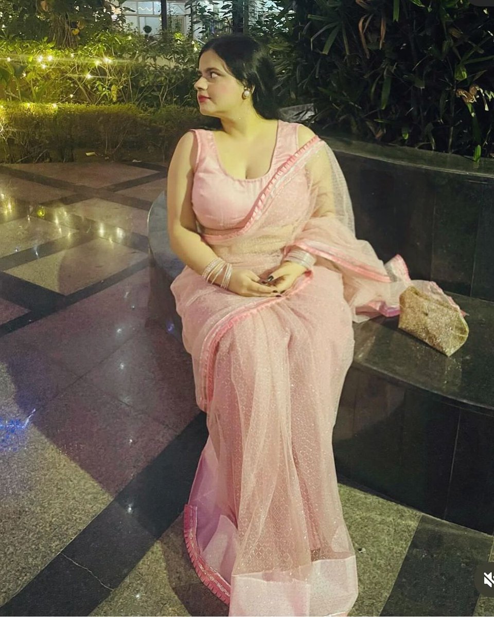 Thatmoonlady01's tweet photo. Aaj Saree pehnny ka Mann tha❤😍✨ https://t.co/VZhmp4z9oZ