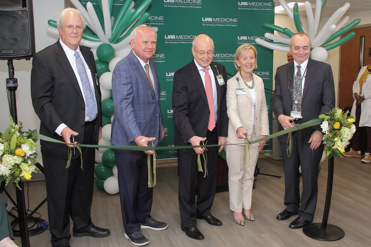 UAB celebrated the opening of the UAB Brain Aging and Memory Hub on Friday, April 19! The effort was made possible by @uabmedicine and @UABHeersink. The nearly 20,000-sq.-ft. space is on the newly renovated 5th floor of Callahan Eye Hospital. Read more: go.uab.edu/3w5APoU