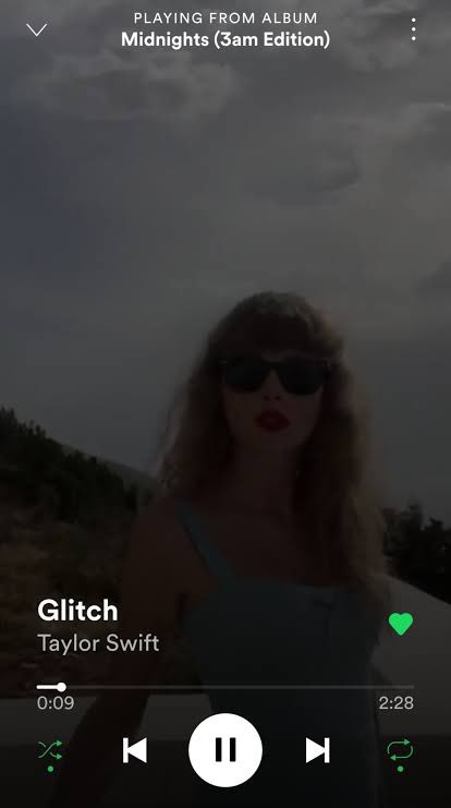 aldrinluvtaylor's tweet photo. @taylornation13 who’s afraid of little old GLITCH? #TSTTPD https://t.co/GoYJ859TYb
