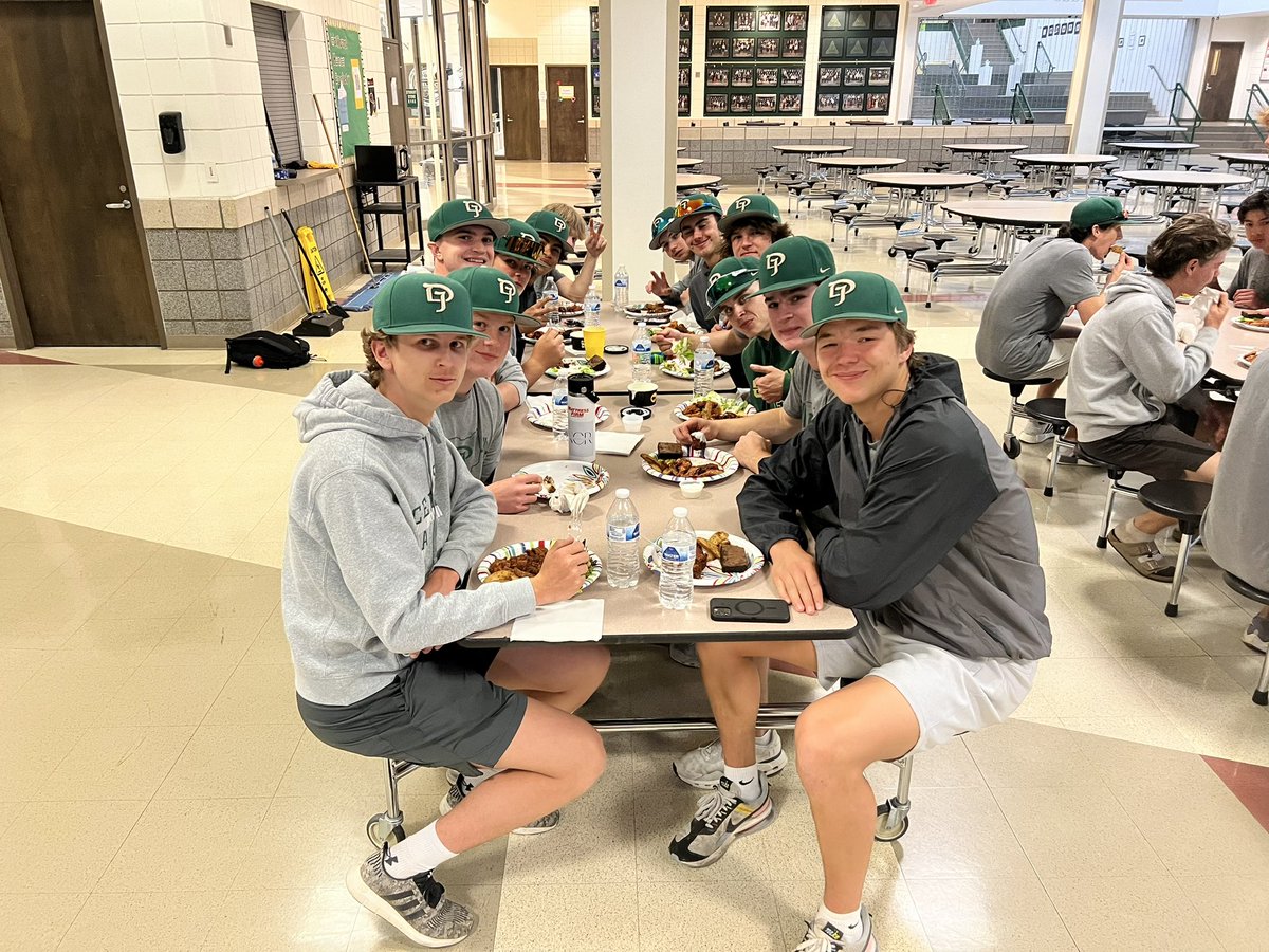 DubJeromeBSBL's tweet photo. Big thank you to @BWWings for sponsoring our program wide team meal! https://t.co/B9H63cJBQ5