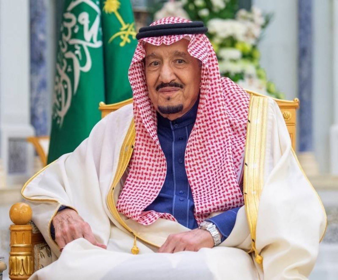 #الملك_سلمان_بن_عبدالعزيز اللهم احفظ ملكنا وإمامنا ووالدنا خادم الحرمين الشريفين الملك سلمان بن عبدالعزيز واكلأه برعايتك وأطل عمره وأدم عليه نعمة الصحة والعافية واجزه عنّا خير الجزاء