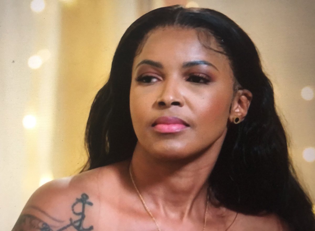 Absolutely love how calm Slee was throughout those tantrums from 'Jokuma' considering how out-of- character she was last year in the finale when Nonku kept going at her. 

Oh how the tables have turned!!!  #RHODurban