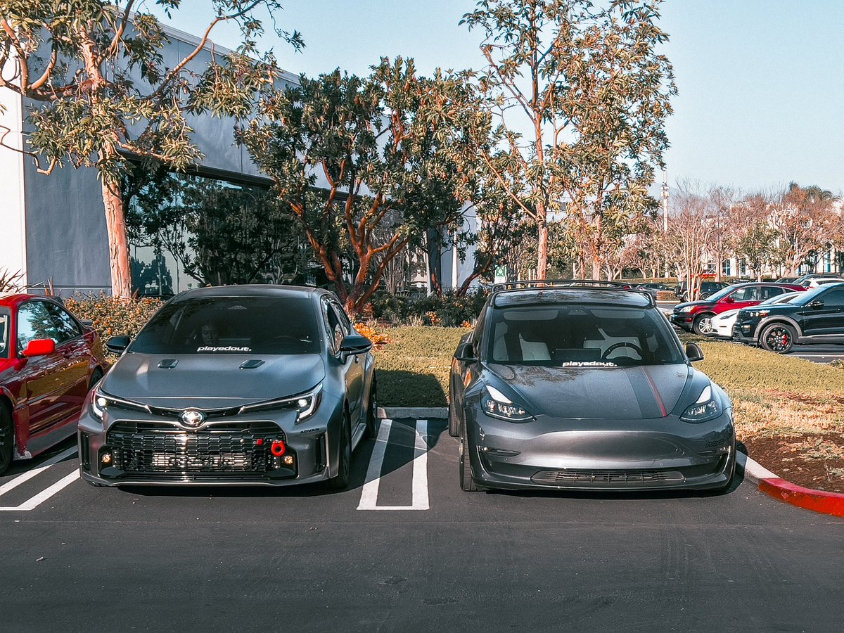 theblakeman9's tweet photo. @Teslarati @ResidentSponge Why not both? https://t.co/x1Hi2uKEPs