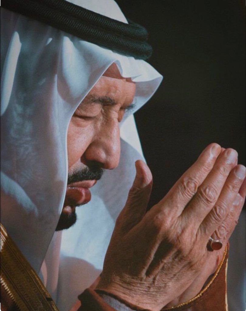 إِذا سَلِمتَ فَكُلُّ الناسِ قَد سَلِموا

نسأل الله أن يُلبس ⁧#خادم_الحرمين_الشريفين⁩ ثياب الصحة والعافية، وأن يحفظه من كل مكروه، ويديم عزه وملكه.
#الديوان_الملكي 
#خطاك_السوء_يابوفهد