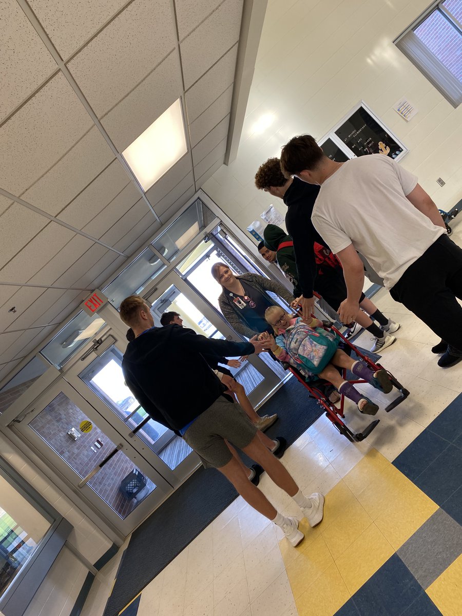 WahooUnified's tweet photo. Fun morning for our Unified Track athletes and partners at Wahoo Elementary for the Warrior Welcome! 
#choosetoinclude #playunified https://t.co/XXT5uAt6ho