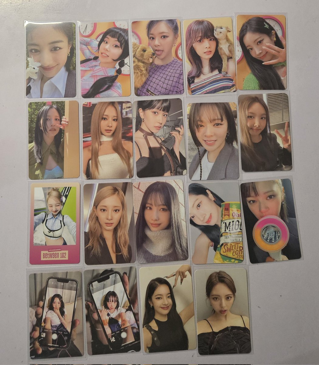 jahychaeng's tweet photo. ⋆ ˚｡⋆୨୧˚ wts lfb ph assorted pcs twice lesserafim itzy photocards help rt

.ᐟ.ᐟ Decluttering Sale! (A thread 🧵)

— x if sensi, most are in good/mint condition, but some have minor flaws
— see thread for individual pricing
— read pinned!
— many freebies included 🥺 https://t.co/TwY8sKBCoT