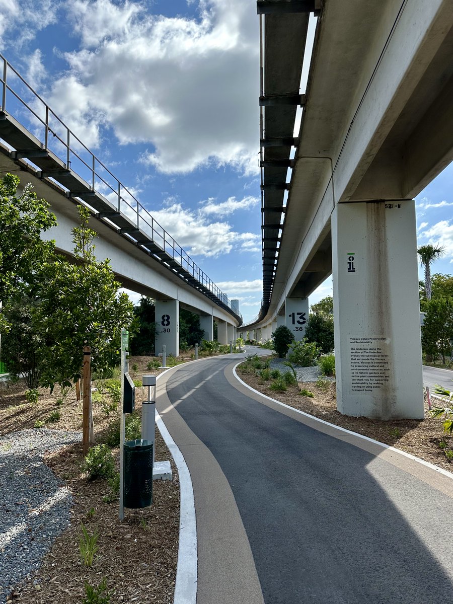 Kevin_A_Ruiz's tweet image. Phase 2 of the #Underline is officially open! 🚀🚀
Learn about more about the 120-acre, 10-mile linear park ➡ lnkd.in/e93RgFev
