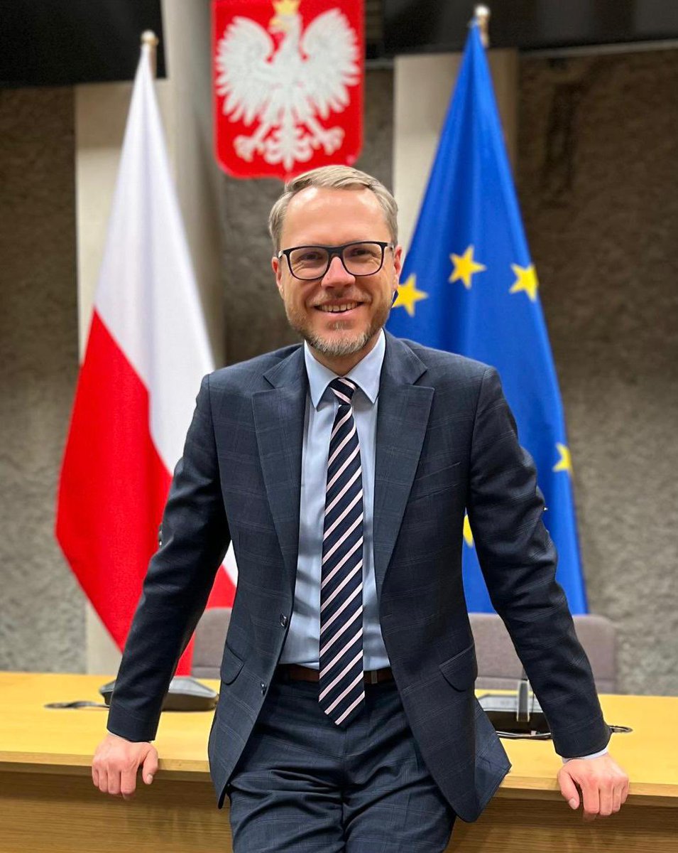 Będę miał zaszczyt kandydować do Parlamentu Europejskiego z 4️⃣ miejsca listy Koalicji Obywatelskiej 🤍❤️ Dziś zadecydowała o tym Rada Krajowa @Platforma_org 😁 Te wybory będą naprawdę bardzo ważne. Głosujcie proszę. Już 9 czerwca 🇵🇱🇪🇺