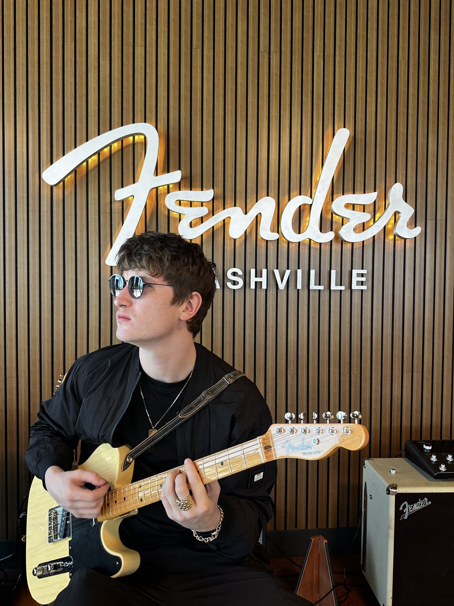 Big love @fender Nashville, for sorting me and the boys out some killer equipment for the tour!! 🙌

First show tomorrow!!! Madness 🤯
see you there x

📸 - @denno101144