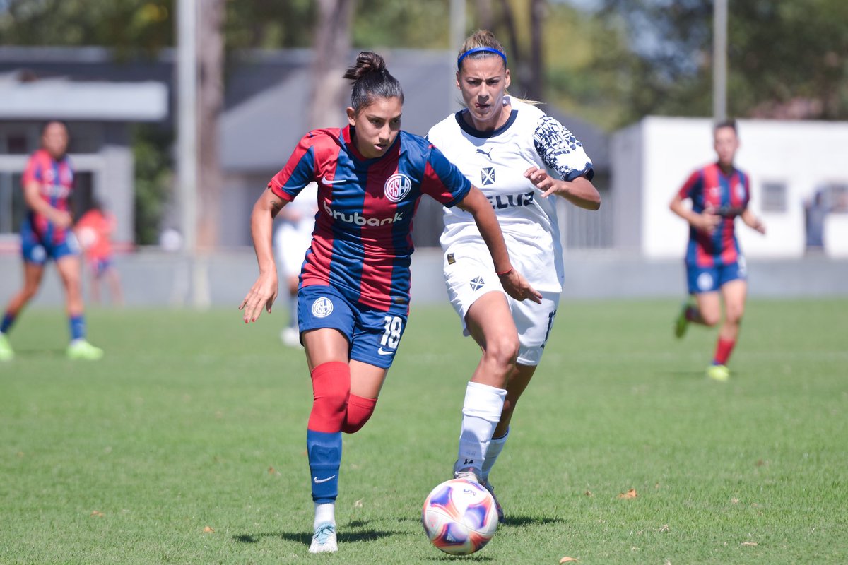 #Fútbol🔛 ¡Próxima fecha confirmada! Este sábado, desde 15.30, #SanLorenzo se enfrentará ante Excursionistas en el estadio de Bajo Belgrano ¡#VamosLasSantitas! 💪💙❤️