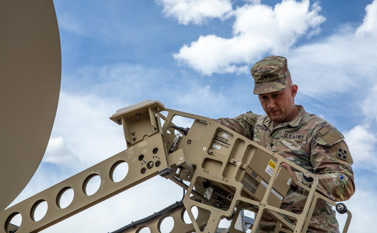 Nicer weather this week has helped kick off Ivy Sting III, a 4th Infantry Division HQ CPX, where Soldiers from DIVARTY and HHBN are practicing their skills at the Mission Training Center (MTC) prior to the large-scale Ivy Mass LFX exercise this summer. #ReadyPeople #LethalTeams