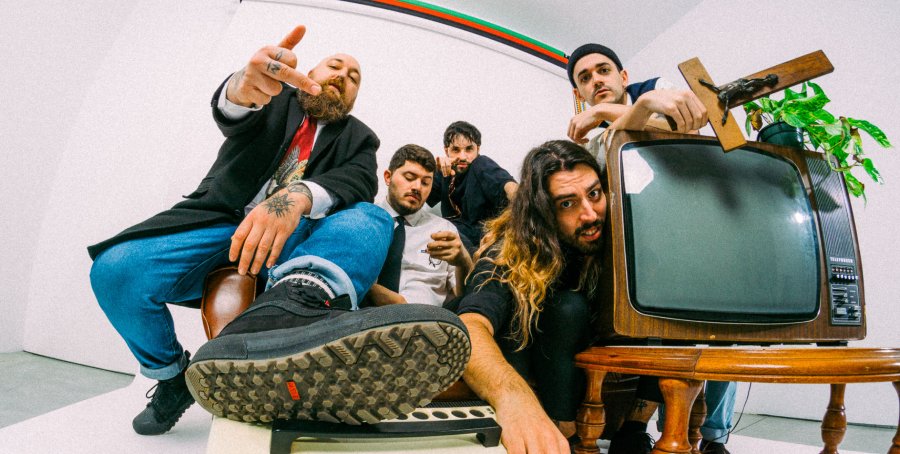musicazul's tweet photo. [Noticias]

Youcanthide publica nuevo disco y anuncia conciertos. ¡Los gallegos actuarán en Vigo (Masterclub) el viernes 26 de abril y en A Coruña (Filomatic) el sábado 11 de mayo!

➡️ https://t.co/ozlmJZrC6I

#Youcanthide #Guerra #conciertos https://t.co/t5BIg9qtQD