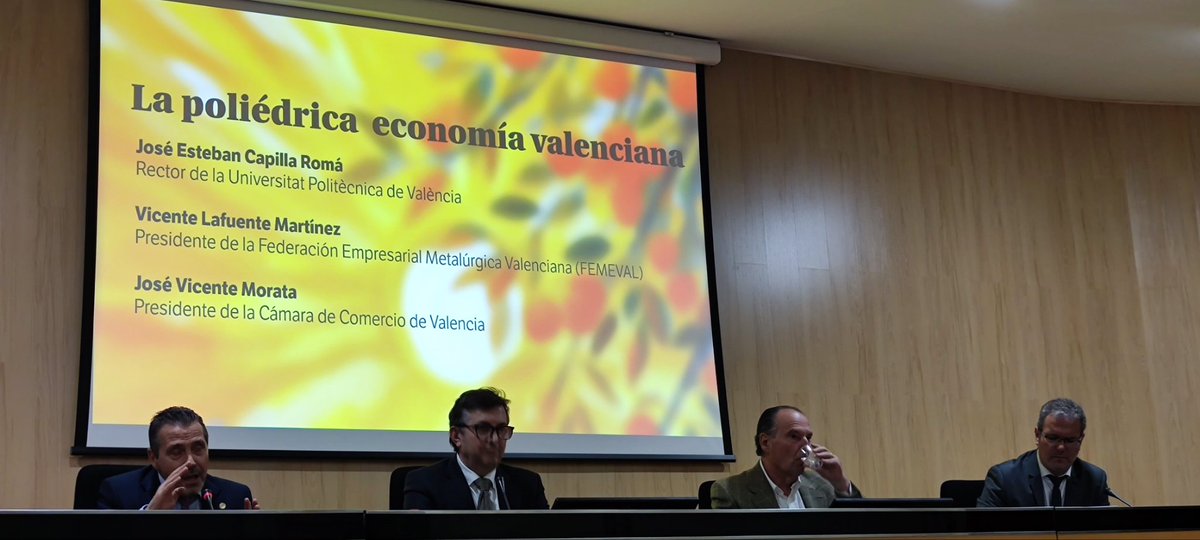 UGTPV's tweet photo. Debate: La Poliédrica Economía Valenciana de @ed_cvalenciana con el rector de @UPV, el pte de @camara_valencia, y el pte de #FEMEVAL
Clausura: Consellera @GVAinicotur
"Valencia está bien conectada con el mundo a nivel infraestructuras y tiene y gestiona bien el conocimiento" https://t.co/k0fR7fMVST