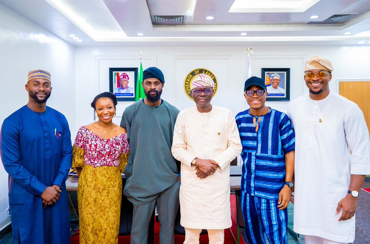 This afternoon, Governor Sanwo-Olu welcomed Tunde Onakoya, i the global chess marathon record holder, to the State House in Alausa, Ikeja. @jidesanwoolu @Tunde_OD @followlasg