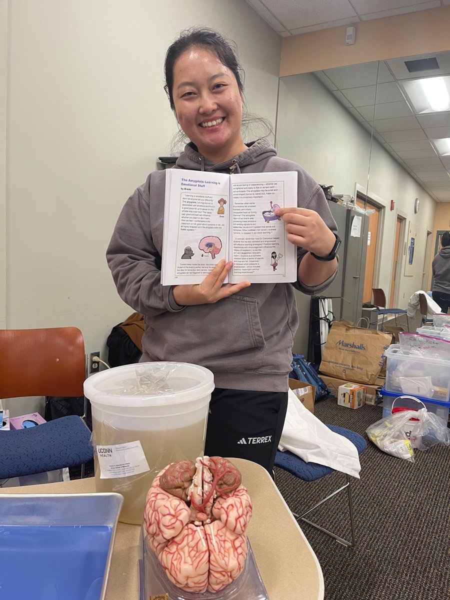 KateMcElderry's tweet photo. No greater reward for a writer than seeing 📕being read & appreciated! 📕Making a Mark! was at @UConnBIRC #Neurodiversity #WISHfest yesterday! 🧠💫 H.S. teens, professors, neuroscientists & grad students = all enjoying! TY @UConn for hosting! https://t.co/I8podnHShk