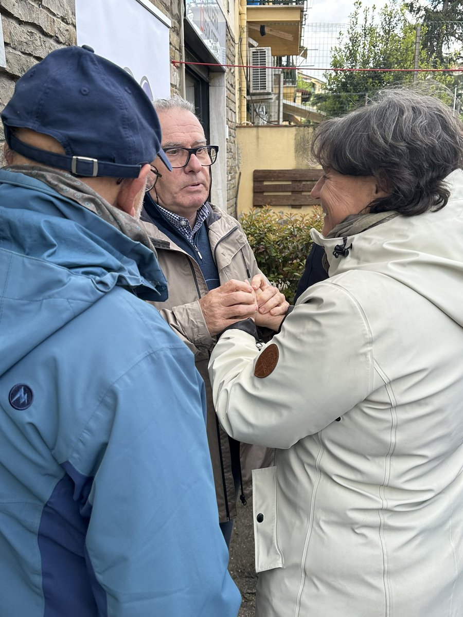 Stamani #Saccaffè nella zona dell'Isolotto. 

I temi più sentiti dalle persone della zona sono: sicurezza e degrado, sicurezza e degrado e infine degrado e sicurezza.

È evidente che è necessario inizare a presidiare il territorio in modo più efficace.

#alcentroconsaccardi