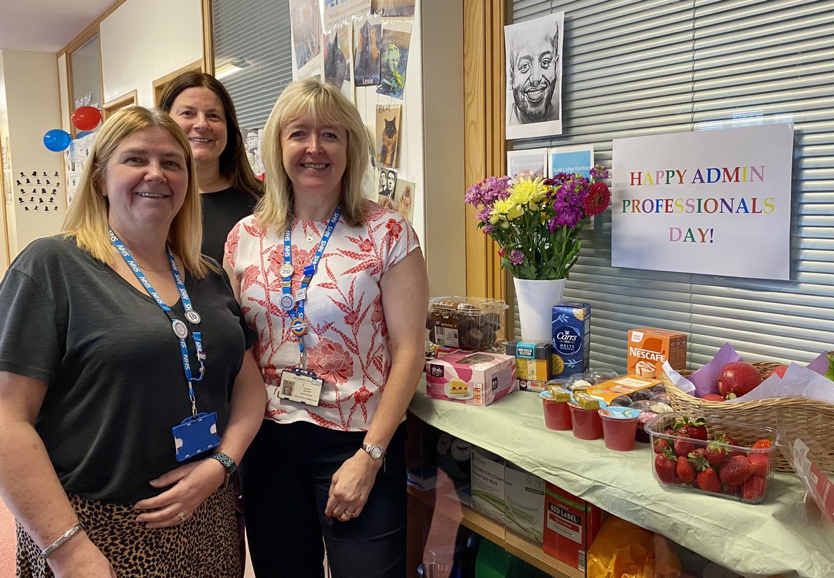 A great day celebrating our amazing admin colleagues. Thank you all for everything you do. Special thanks to @greenall_jo @AnnePye3 @fbv1087 for organising the celebrations 💙 @WeareGuildLodge @WeAreLSCFT