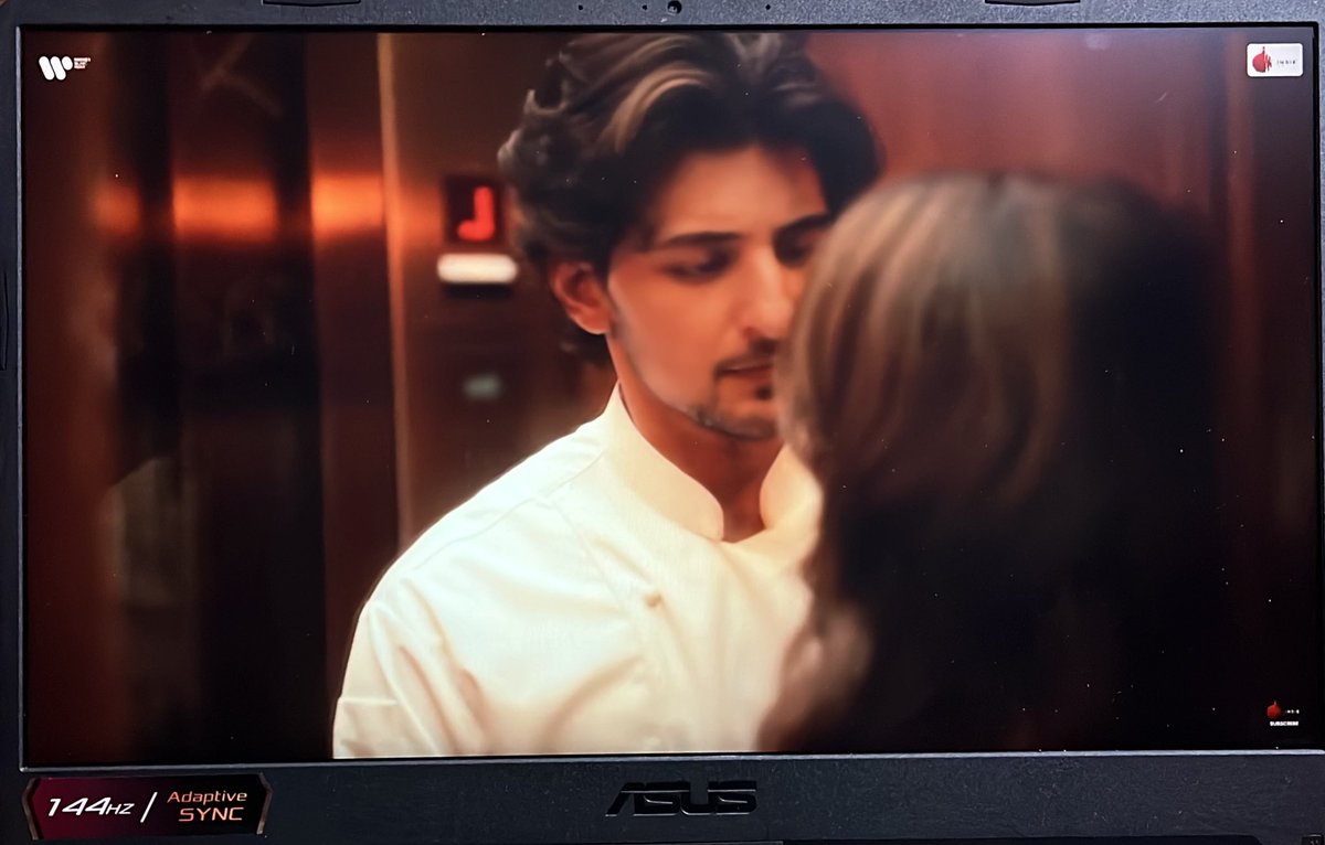 darshanxishiii's tweet photo. Watching the video for the nth number of time and still my heart skips a beat watching this part π« π« π«
#TuHai #TuHaiWeek https://t.co/f2R0sfMg9q