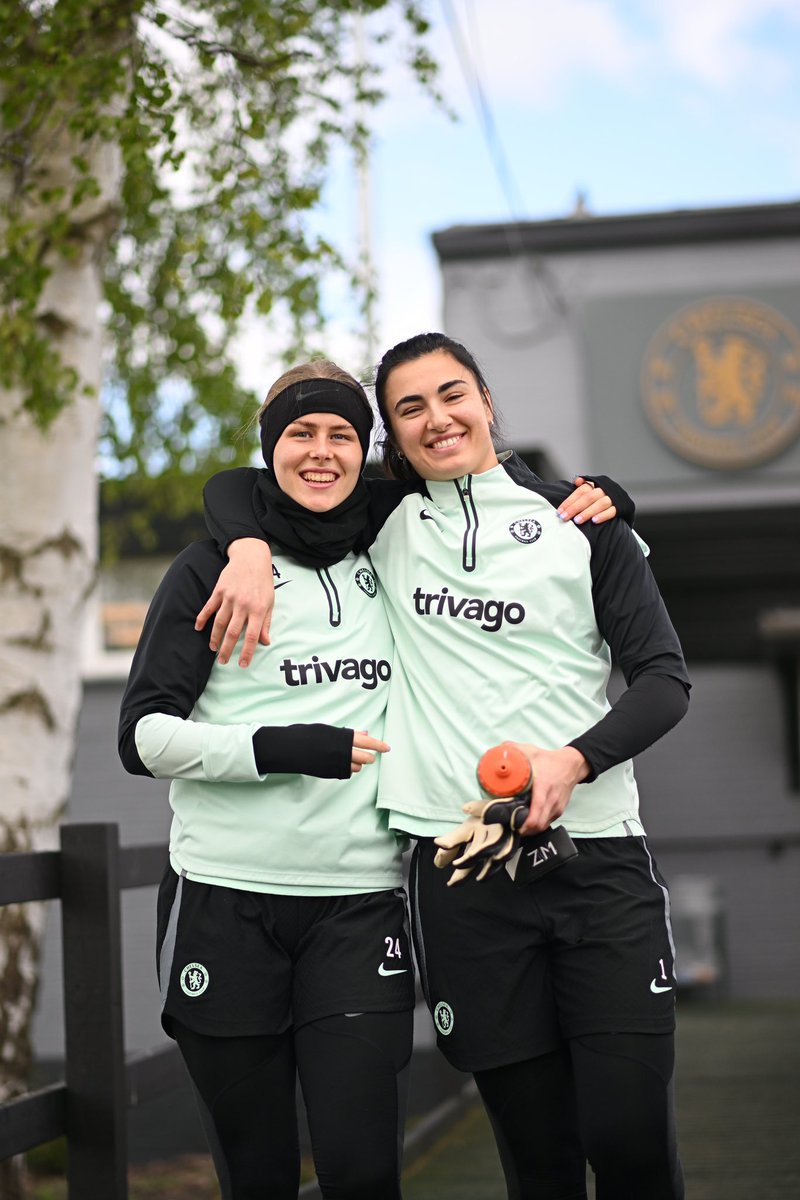 ChelseaFCW's tweet photo. These two. 🤝💙 https://t.co/LwpXbmnBil