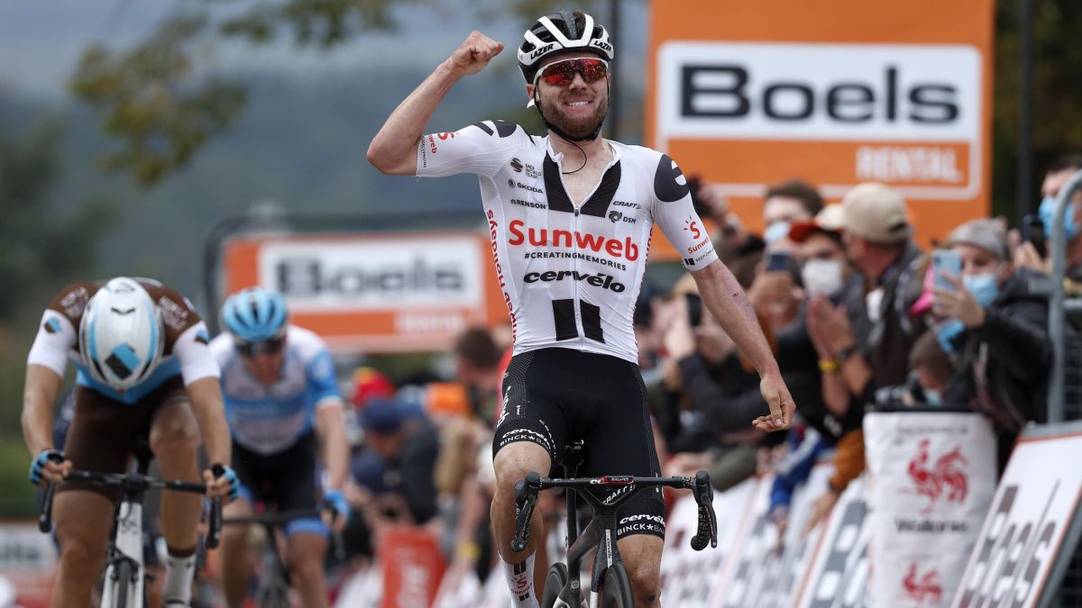 RogZeGod's tweet photo. AG2R 2024
Wanty 2022
Sunweb 2020
IAM 2016
Que cachent-ils sous leurs grands sourires ? https://t.co/TCUzCscyJb