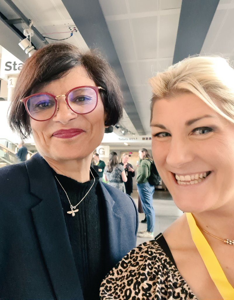 Encouraging words from Shadow Culture Secretary, @ThangamMP  at #CCConventionUK earlier this morning. 
Lovely to meet you and talk about the North East <a href="/nescreen_/">North East Screen</a>