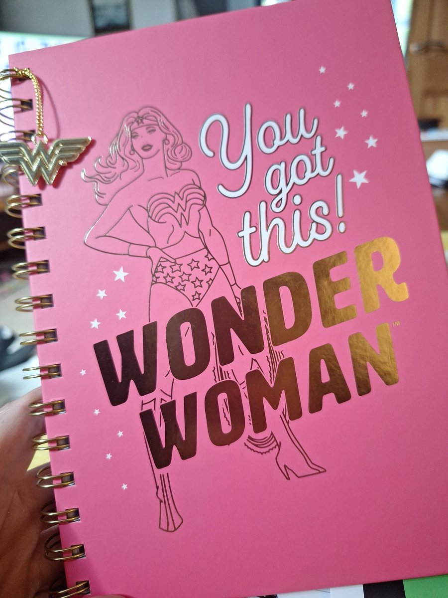 Everyone needs a new notebook right...🤔 ...🤗🥰