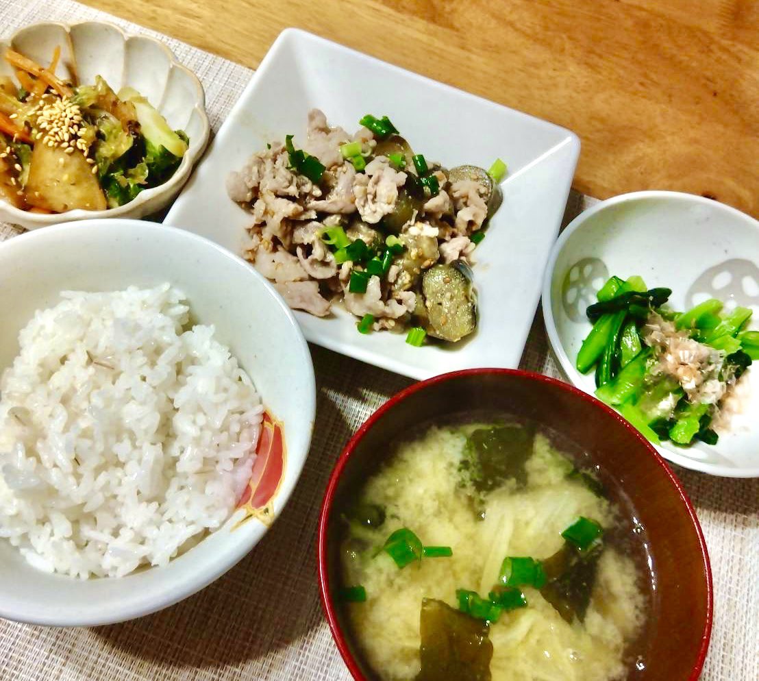 今日(昨日)の夕飯！ワイは那須と豚肉の甘味噌煮を作りました。ｳﾏｰかったです😆
