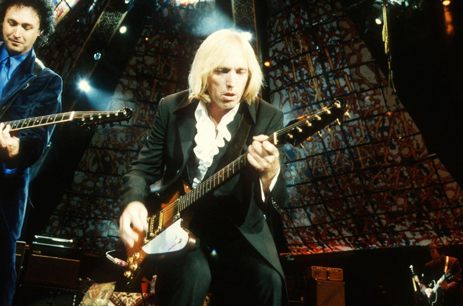 'The first day I played a song for him that I had written called Yer So Bad. He [#JeffLynne]said he liked it, but how about if I tried a B minor here & it instantly improved the song. We finished that song the first day & the next day we wrote Free Fallin’.' #TomPetty
