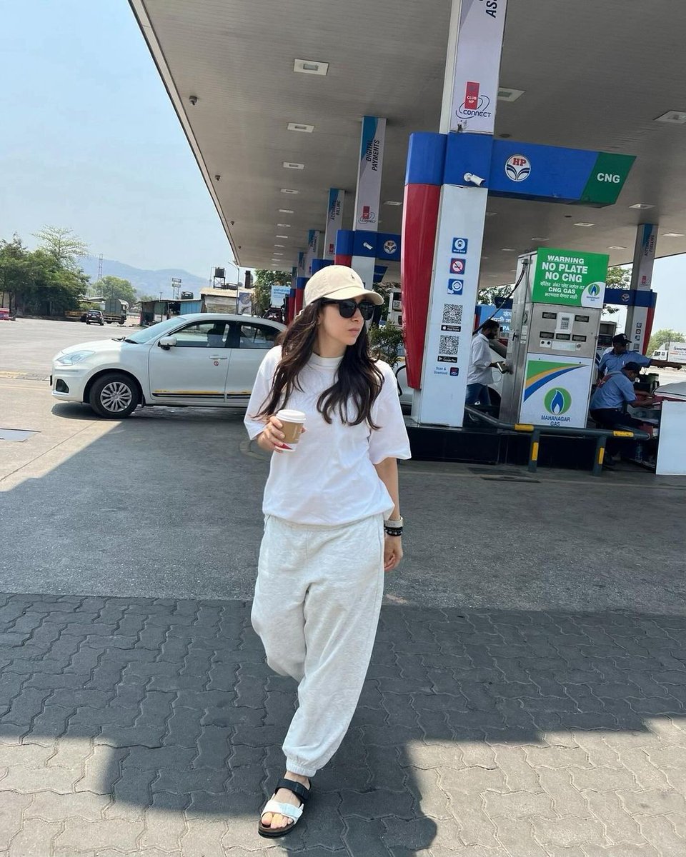 Karisma Kapoor 🤍😎

#KarismaKapoor